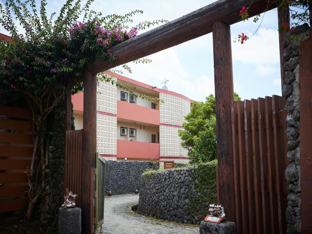 Hotel Murasakimura Yomitan Exterior foto